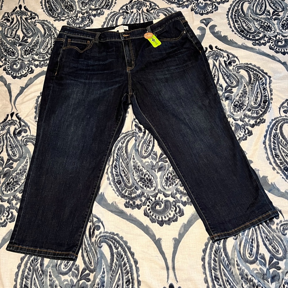 Lane Bryant Girlfriend Crop Mid-Rise with Flex-Magic waistband size 22